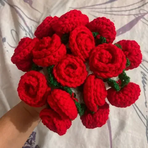 Bouquet of crochet roses